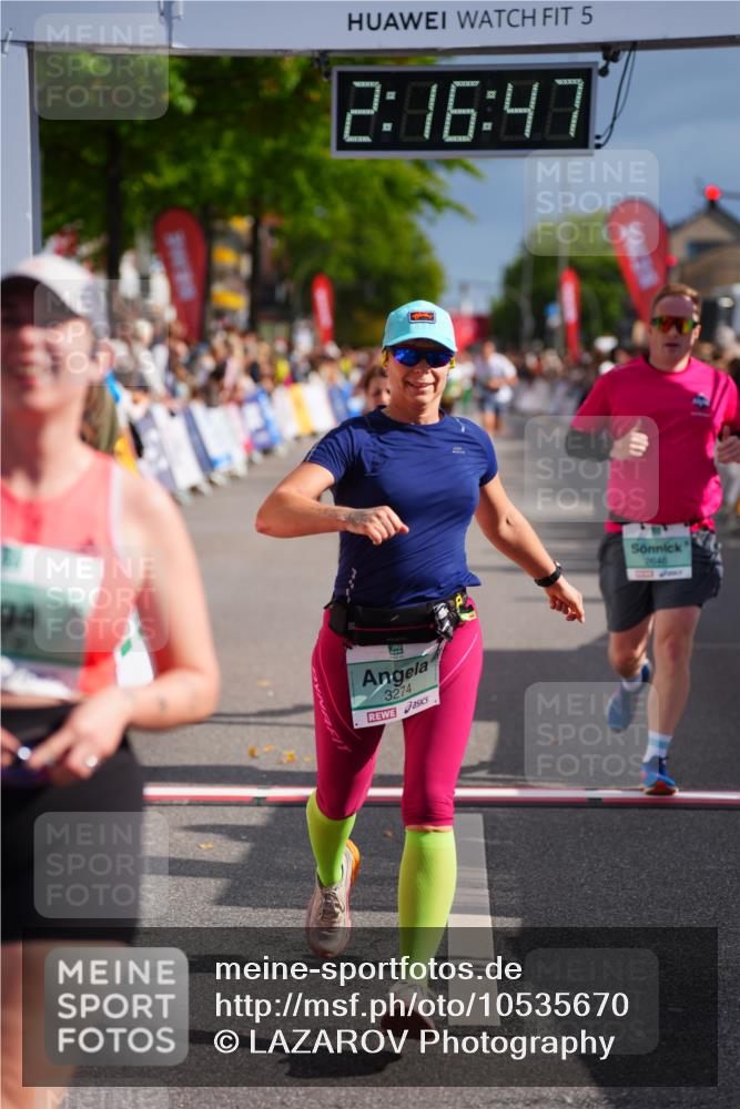 20.09.2026 - PSD Bank Halbmarathon LAZAROV Photography http://msf.ph/oto/10535670 20.09.2026 12:16:46 Ziel 1649, 2070, 2114, 2574, 2646, 2792, 3274, 3318, 3719, 3911 meine-sportfotos.de