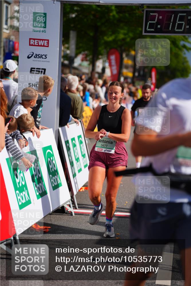20.09.2026 - PSD Bank Halbmarathon LAZAROV Photography http://msf.ph/oto/10535773 20.09.2026 12:16:54 Ziel 1060, 2535, 2574, 2646, 3274, 3477, 3611 meine-sportfotos.de