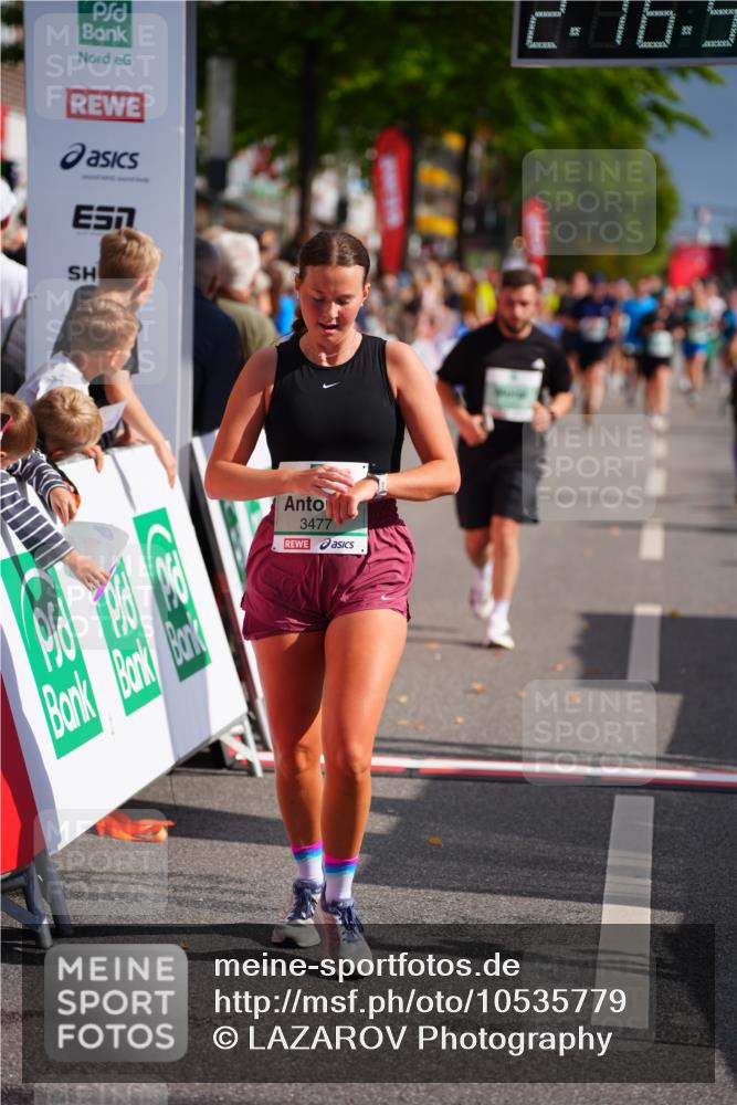 20.09.2026 - PSD Bank Halbmarathon LAZAROV Photography http://msf.ph/oto/10535779 20.09.2026 12:16:54 Ziel 1060, 2535, 2574, 2646, 3274, 3477, 3611 meine-sportfotos.de
