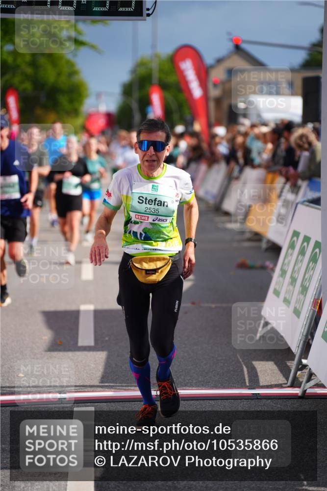 20.09.2026 - PSD Bank Halbmarathon LAZAROV Photography http://msf.ph/oto/10535866 20.09.2026 12:16:59 Ziel 1060, 1988, 2006, 2535, 3000, 3231, 3477, 3611, 4477 meine-sportfotos.de