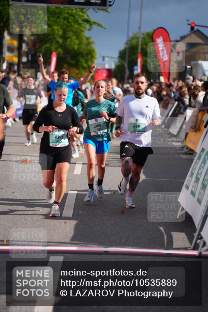 20.09.2026 - PSD Bank Halbmarathon LAZAROV Photography http://msf.ph/oto/10535889 20.09.2026 12:17:01 Ziel 1060, 1562, 1759, 1988, 2006, 2535, 3000, 3231, 3477, 4419, 4477 meine-sportfotos.de
