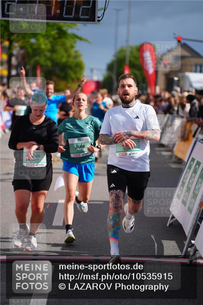 20.09.2026 - PSD Bank Halbmarathon LAZAROV Photography http://msf.ph/oto/10535915 20.09.2026 12:17:02 Ziel 1060, 1562, 1759, 1988, 2006, 2535, 3000, 3231, 4211, 4419, 4477 meine-sportfotos.de