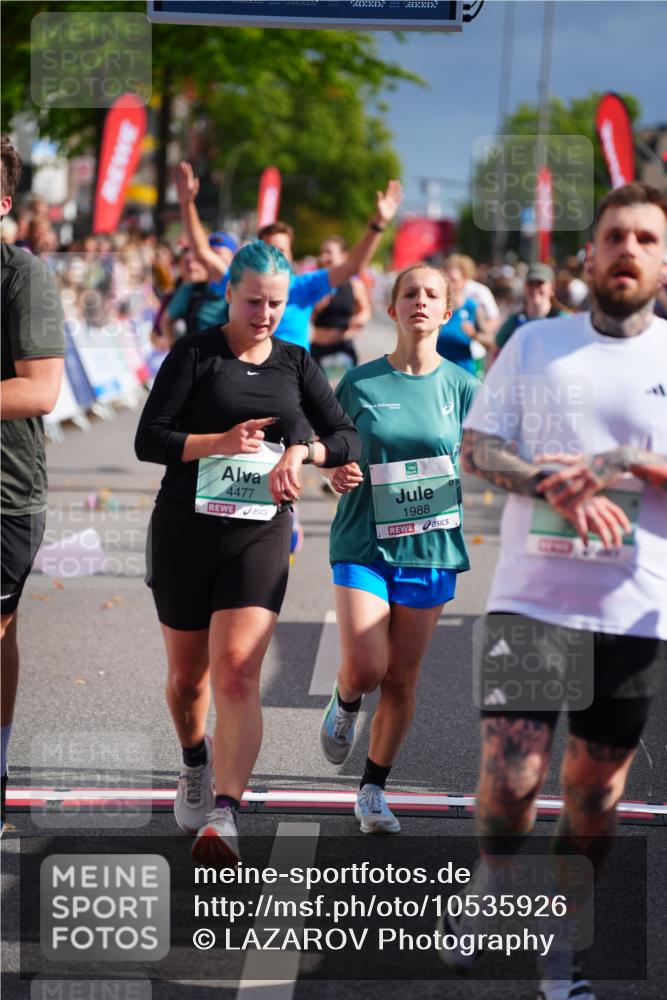20.09.2026 - PSD Bank Halbmarathon LAZAROV Photography http://msf.ph/oto/10535926 20.09.2026 12:17:03 Ziel 1060, 1562, 1759, 1988, 2006, 2117, 2248, 2325, 2535, 3000, 3231, 4211, 4419, 4477 meine-sportfotos.de