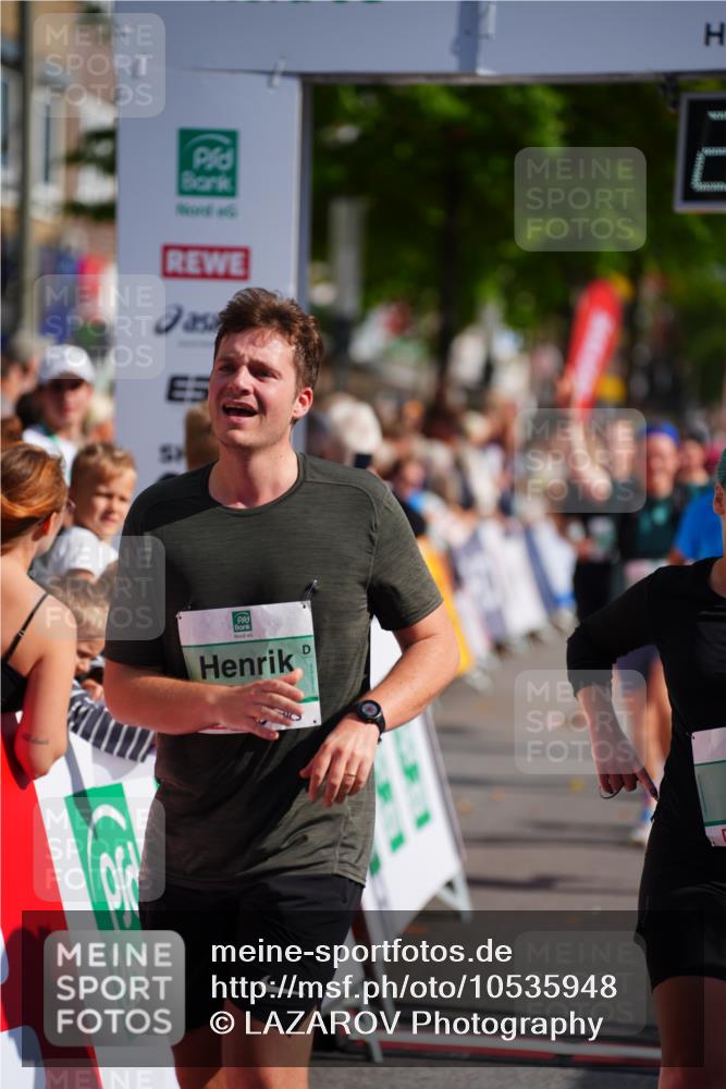 20.09.2026 - PSD Bank Halbmarathon LAZAROV Photography http://msf.ph/oto/10535948 20.09.2026 12:17:04 Ziel 1562, 1759, 1988, 2006, 2117, 2248, 2325, 2535, 3000, 3231, 4059, 4211, 4419, 4477 meine-sportfotos.de