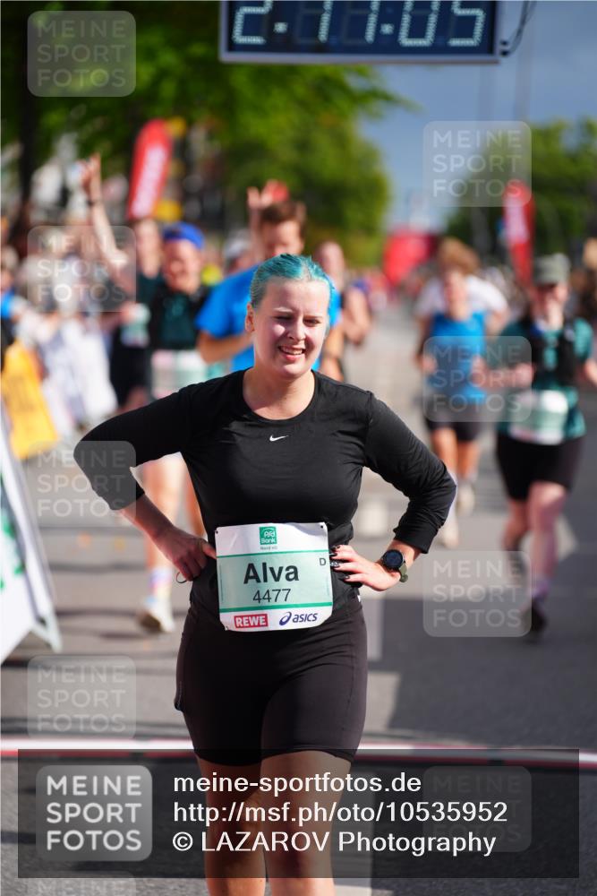 20.09.2026 - PSD Bank Halbmarathon LAZAROV Photography http://msf.ph/oto/10535952 20.09.2026 12:17:04 Ziel 1562, 1759, 1988, 2006, 2117, 2248, 2325, 2535, 3000, 3231, 4059, 4211, 4419, 4477 meine-sportfotos.de