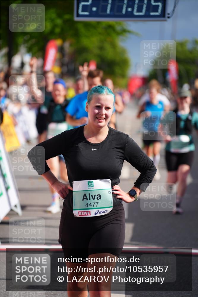 20.09.2026 - PSD Bank Halbmarathon LAZAROV Photography http://msf.ph/oto/10535957 20.09.2026 12:17:04 Ziel 1562, 1759, 1988, 2006, 2117, 2248, 2325, 2535, 3000, 3231, 4059, 4211, 4419, 4477 meine-sportfotos.de