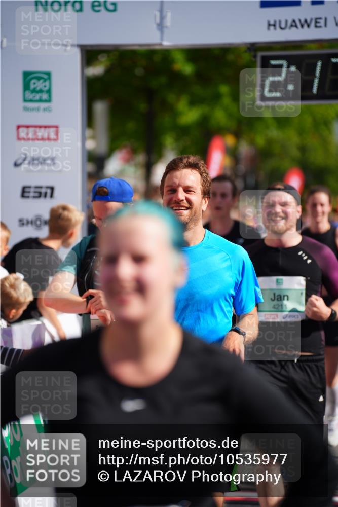 20.09.2026 - PSD Bank Halbmarathon LAZAROV Photography http://msf.ph/oto/10535977 20.09.2026 12:17:06 Ziel 1562, 1759, 1988, 2006, 2117, 2248, 2325, 2535, 3000, 3231, 4059, 4211, 4419, 4477 meine-sportfotos.de