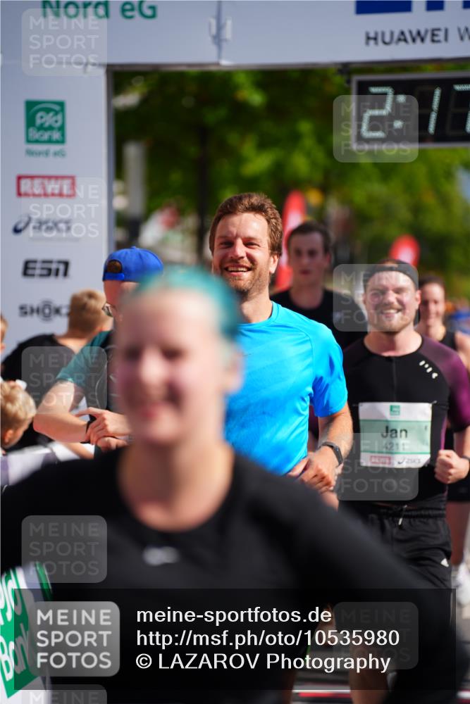 20.09.2026 - PSD Bank Halbmarathon LAZAROV Photography http://msf.ph/oto/10535980 20.09.2026 12:17:07 Ziel 1562, 1759, 1988, 2006, 2117, 2248, 2325, 3000, 3231, 4059, 4211, 4419, 4477 meine-sportfotos.de