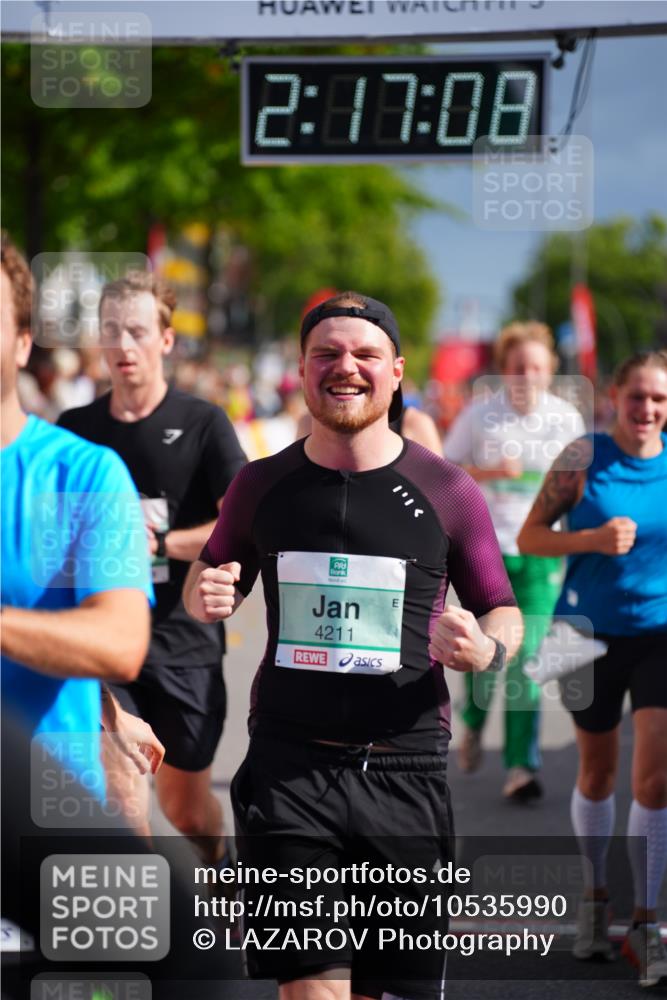 20.09.2026 - PSD Bank Halbmarathon LAZAROV Photography http://msf.ph/oto/10535990 20.09.2026 12:17:07 Ziel 1562, 1759, 1988, 2006, 2117, 2248, 2325, 3000, 3231, 4059, 4211, 4419, 4477 meine-sportfotos.de