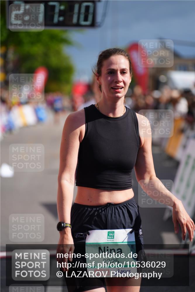 20.09.2026 - PSD Bank Halbmarathon LAZAROV Photography http://msf.ph/oto/10536029 20.09.2026 12:17:09 Ziel 1562, 1759, 1988, 2006, 2117, 2248, 2325, 3000, 4059, 4211, 4419, 4477 meine-sportfotos.de