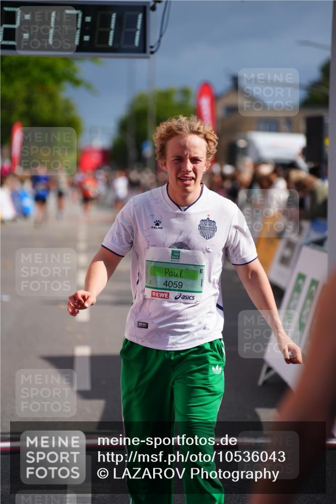 20.09.2026 - PSD Bank Halbmarathon LAZAROV Photography http://msf.ph/oto/10536043 20.09.2026 12:17:11 Ziel 1562, 1759, 2117, 2248, 2325, 4059, 4211, 4419 meine-sportfotos.de