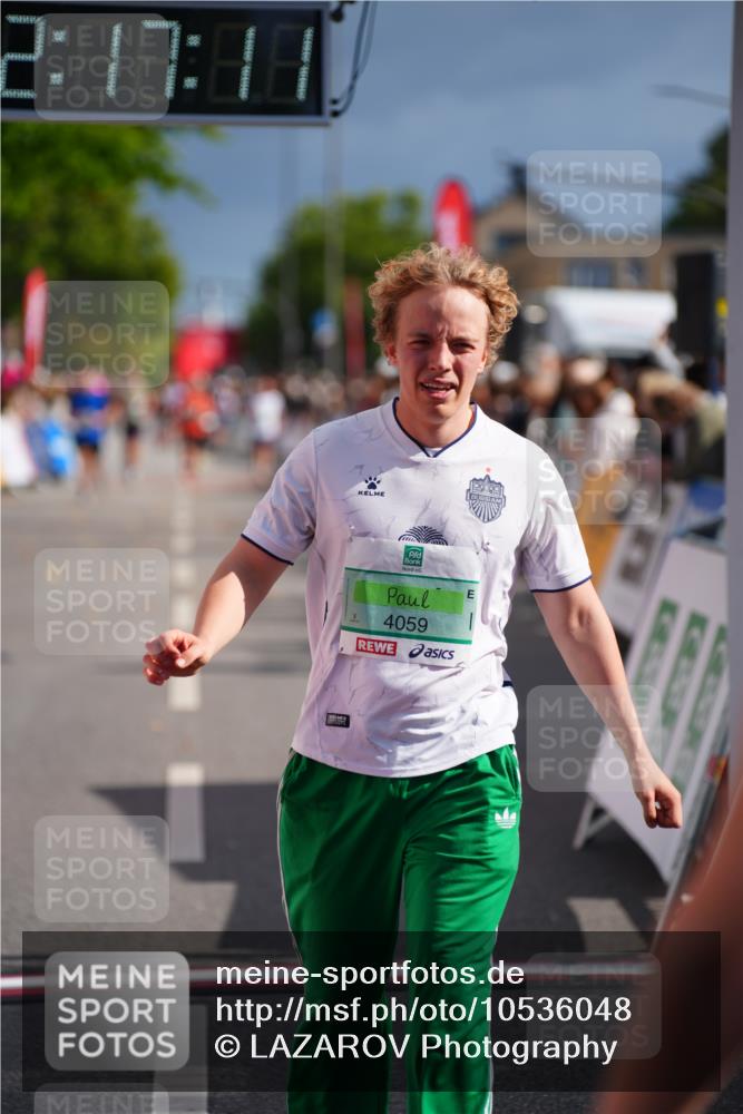 20.09.2026 - PSD Bank Halbmarathon LAZAROV Photography http://msf.ph/oto/10536048 20.09.2026 12:17:11 Ziel 1562, 1759, 2117, 2248, 2325, 4059, 4211, 4419 meine-sportfotos.de