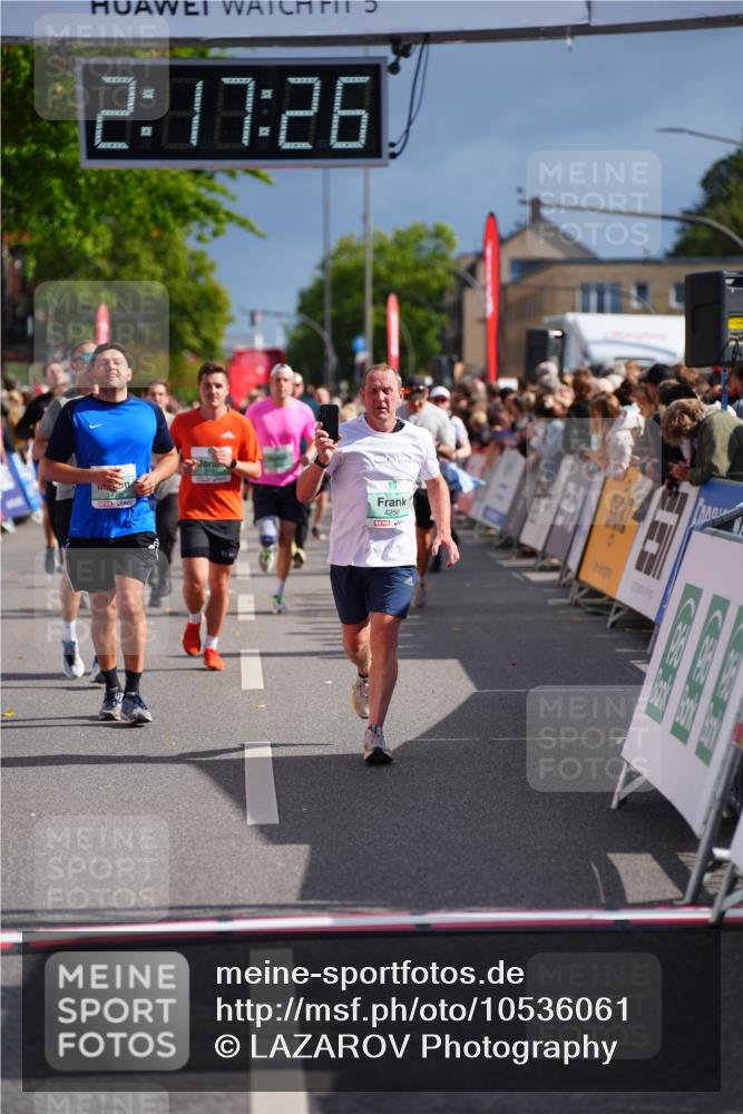20.09.2026 - PSD Bank Halbmarathon LAZAROV Photography http://msf.ph/oto/10536061 20.09.2026 12:17:26 Ziel 1475, 2062, 2199, 3013, 3684, 4256 meine-sportfotos.de