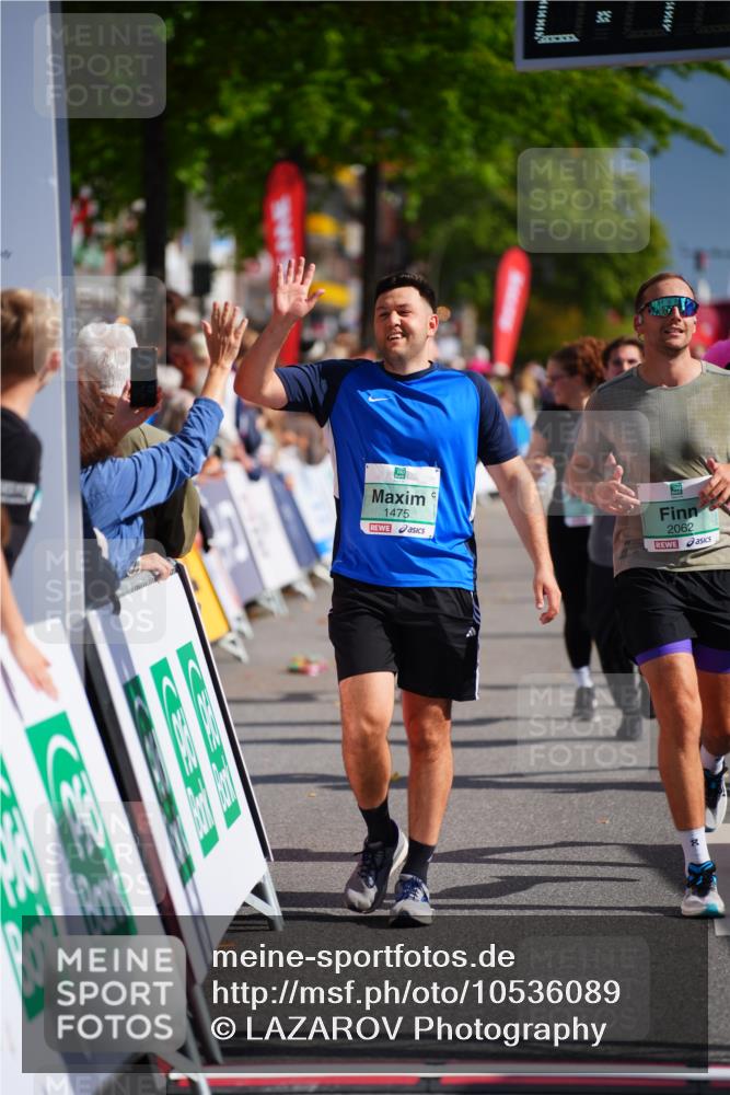 20.09.2026 - PSD Bank Halbmarathon LAZAROV Photography http://msf.ph/oto/10536089 20.09.2026 12:17:28 Ziel 1475, 1603, 2062, 2199, 2236, 2795, 2901, 3013, 3233, 3684, 4256 meine-sportfotos.de