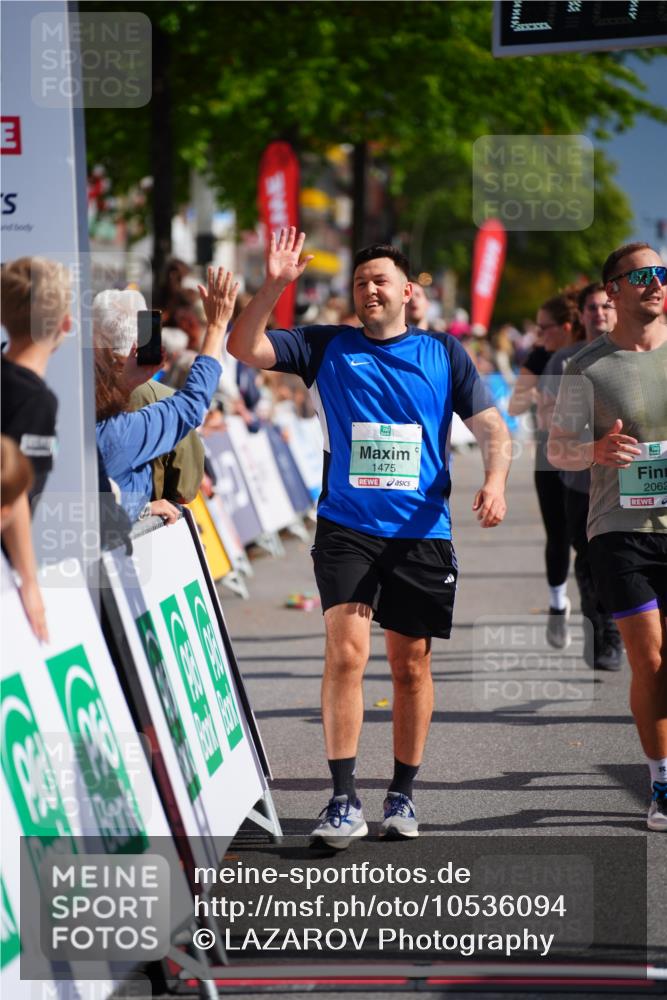20.09.2026 - PSD Bank Halbmarathon LAZAROV Photography http://msf.ph/oto/10536094 20.09.2026 12:17:28 Ziel 1475, 1603, 2062, 2199, 2236, 2795, 2901, 3013, 3233, 3684, 4256 meine-sportfotos.de