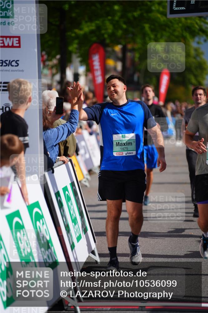 20.09.2026 - PSD Bank Halbmarathon LAZAROV Photography http://msf.ph/oto/10536099 20.09.2026 12:17:28 Ziel 1475, 1603, 2062, 2199, 2236, 2795, 2901, 3013, 3233, 3684, 4256 meine-sportfotos.de