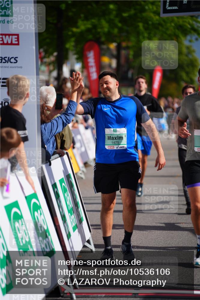 20.09.2026 - PSD Bank Halbmarathon LAZAROV Photography http://msf.ph/oto/10536106 20.09.2026 12:17:28 Ziel 1475, 1603, 2062, 2199, 2236, 2795, 2901, 3013, 3233, 3684, 4256 meine-sportfotos.de
