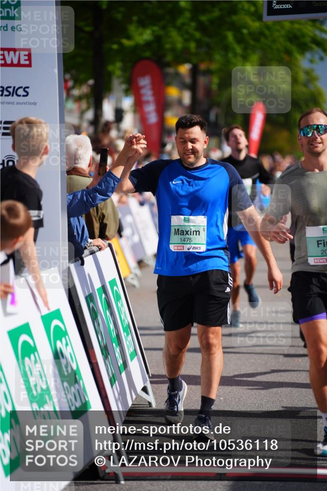 20.09.2026 - PSD Bank Halbmarathon LAZAROV Photography http://msf.ph/oto/10536118 20.09.2026 12:17:29 Ziel 1475, 1603, 2062, 2199, 2236, 2795, 2901, 3013, 3233, 3684, 4256 meine-sportfotos.de