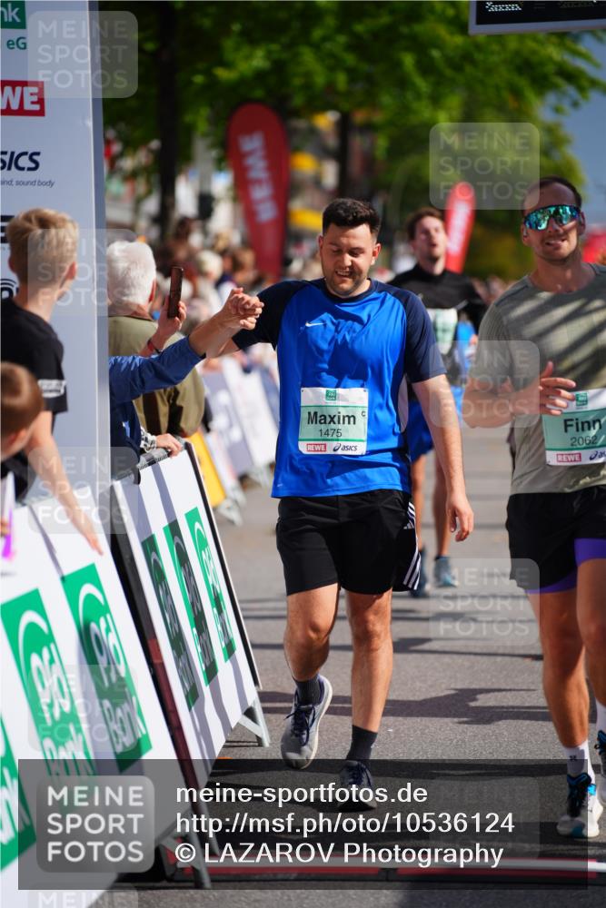 20.09.2026 - PSD Bank Halbmarathon LAZAROV Photography http://msf.ph/oto/10536124 20.09.2026 12:17:29 Ziel 1475, 1603, 2062, 2199, 2236, 2795, 2901, 3013, 3233, 3684, 4256 meine-sportfotos.de