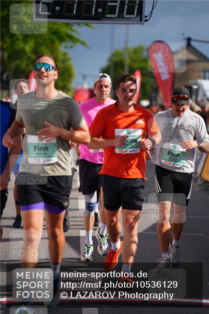 20.09.2026 - PSD Bank Halbmarathon LAZAROV Photography http://msf.ph/oto/10536129 20.09.2026 12:17:29 Ziel 1475, 1603, 2062, 2199, 2236, 2795, 2901, 3013, 3233, 3684, 4256 meine-sportfotos.de