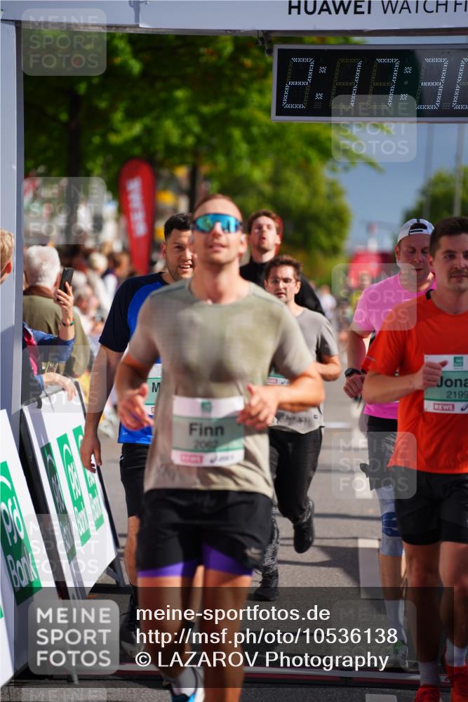 20.09.2026 - PSD Bank Halbmarathon LAZAROV Photography http://msf.ph/oto/10536138 20.09.2026 12:17:30 Ziel 1475, 1603, 2062, 2199, 2236, 2795, 2901, 3013, 3233, 3684, 4088, 4256 meine-sportfotos.de