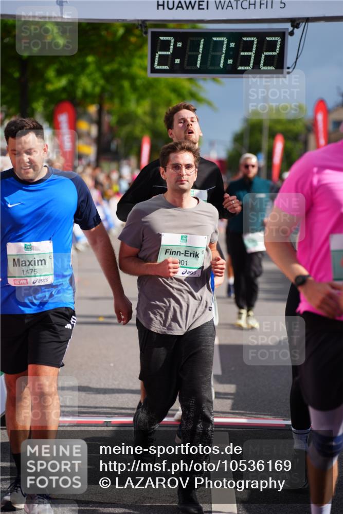 20.09.2026 - PSD Bank Halbmarathon LAZAROV Photography http://msf.ph/oto/10536169 20.09.2026 12:17:32 Ziel 1475, 1603, 2062, 2199, 2236, 2284, 2391, 2795, 2901, 3013, 3233, 3684, 4088, 4256 meine-sportfotos.de