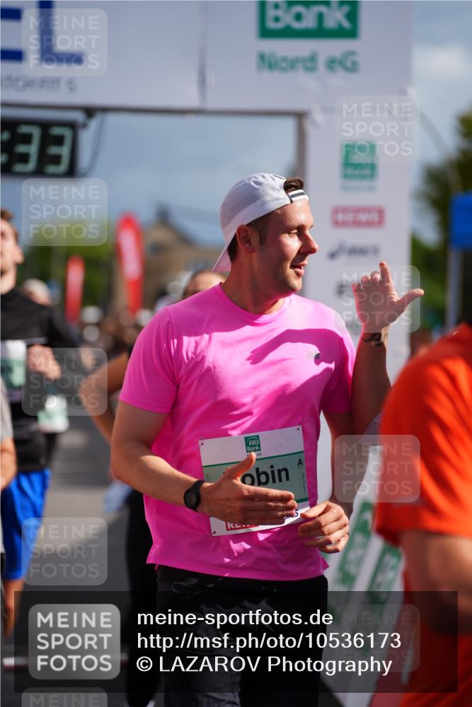 20.09.2026 - PSD Bank Halbmarathon LAZAROV Photography http://msf.ph/oto/10536173 20.09.2026 12:17:32 Ziel 1475, 1603, 2062, 2199, 2236, 2284, 2391, 2795, 2901, 3013, 3233, 3684, 4088, 4256 meine-sportfotos.de