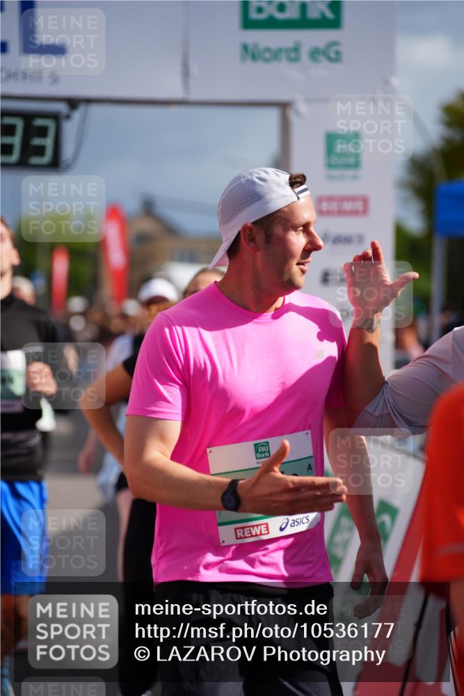 20.09.2026 - PSD Bank Halbmarathon LAZAROV Photography http://msf.ph/oto/10536177 20.09.2026 12:17:33 Ziel 1475, 1603, 2062, 2199, 2236, 2284, 2391, 2795, 2901, 3013, 3233, 3684, 4088, 4256, 4771 meine-sportfotos.de