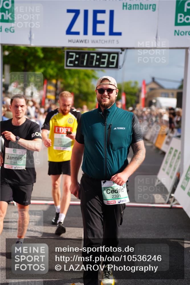 20.09.2026 - PSD Bank Halbmarathon LAZAROV Photography http://msf.ph/oto/10536246 20.09.2026 12:17:38 Ziel 1475, 1603, 1731, 2199, 2236, 2284, 2391, 2795, 2901, 3013, 3233, 3684, 4088, 4771 meine-sportfotos.de