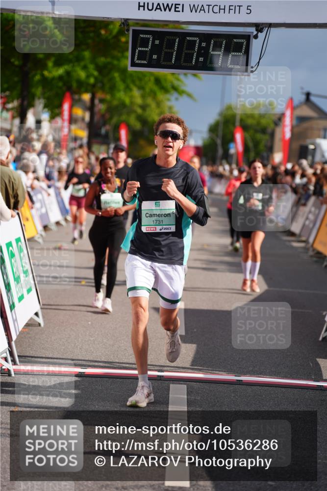 20.09.2026 - PSD Bank Halbmarathon LAZAROV Photography http://msf.ph/oto/10536286 20.09.2026 12:17:42 Ziel 1731, 2284, 2391, 2555, 3086, 3162, 3347, 3502, 4051, 4088, 4258, 4771 meine-sportfotos.de