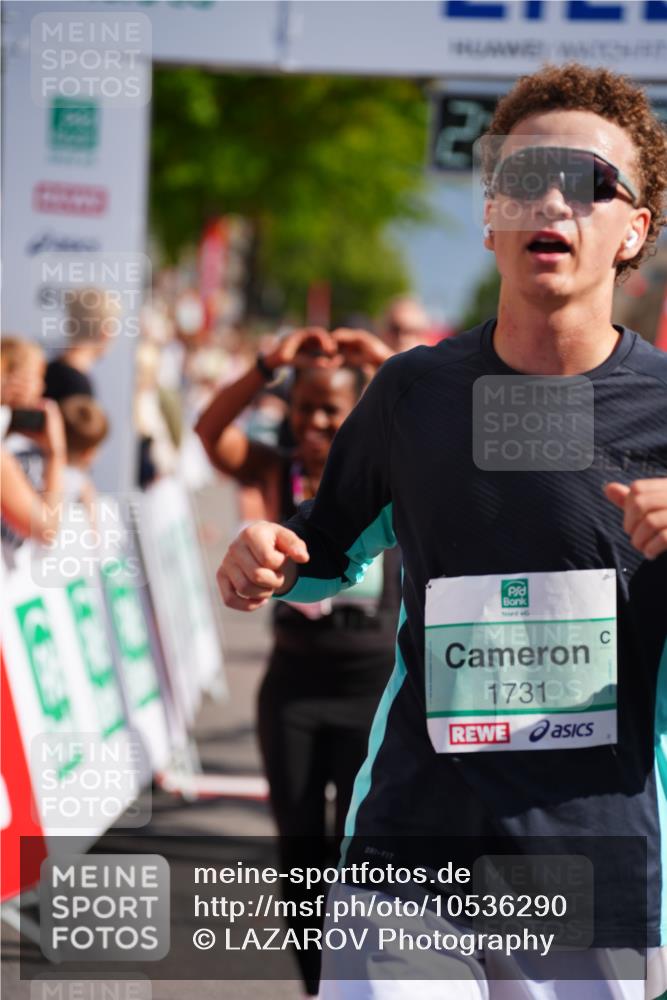 20.09.2026 - PSD Bank Halbmarathon LAZAROV Photography http://msf.ph/oto/10536290 20.09.2026 12:17:44 Ziel 1256, 1731, 2005, 2284, 2555, 3086, 3162, 3347, 3502, 3703, 4051, 4258, 4771 meine-sportfotos.de