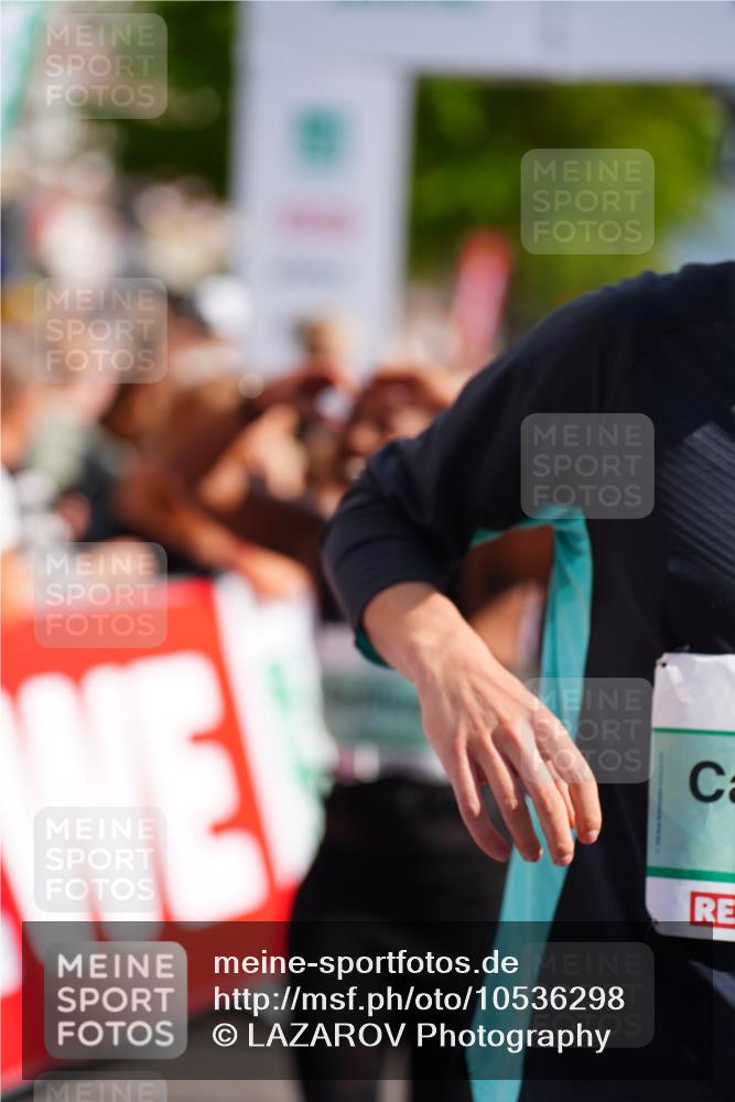 20.09.2026 - PSD Bank Halbmarathon LAZAROV Photography http://msf.ph/oto/10536298 20.09.2026 12:17:45 Ziel 1256, 1731, 2005, 2555, 3086, 3162, 3347, 3502, 3703, 4051, 4258, 4771 meine-sportfotos.de