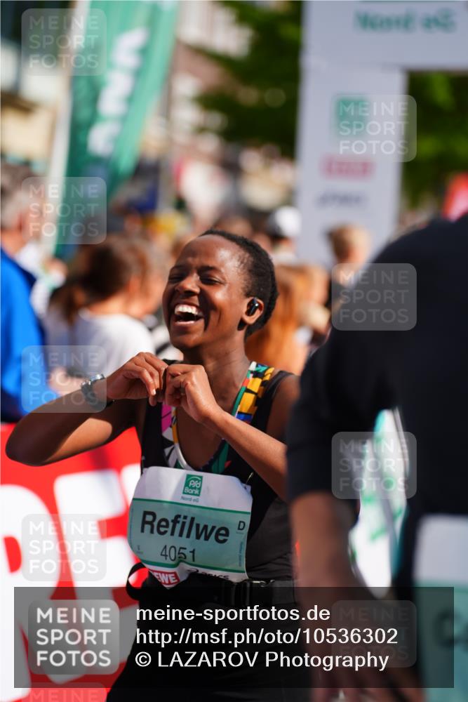 20.09.2026 - PSD Bank Halbmarathon LAZAROV Photography http://msf.ph/oto/10536302 20.09.2026 12:17:45 Ziel 1256, 1731, 2005, 2555, 3086, 3162, 3347, 3502, 3703, 4051, 4258, 4771 meine-sportfotos.de