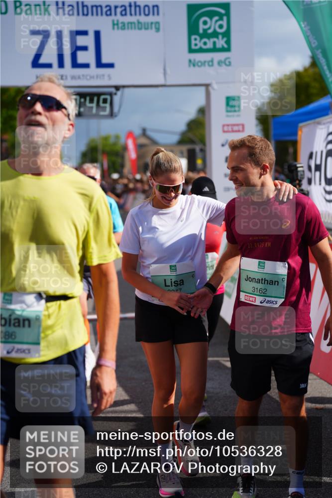 20.09.2026 - PSD Bank Halbmarathon LAZAROV Photography http://msf.ph/oto/10536328 20.09.2026 12:17:49 Ziel 1256, 1731, 2005, 2555, 3086, 3162, 3347, 3502, 3703, 3794, 3905, 4051, 4258 meine-sportfotos.de