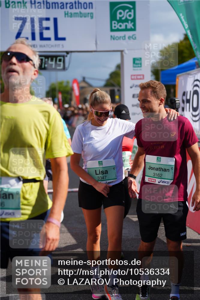 20.09.2026 - PSD Bank Halbmarathon LAZAROV Photography http://msf.ph/oto/10536334 20.09.2026 12:17:49 Ziel 1256, 1731, 2005, 2555, 3086, 3162, 3347, 3502, 3703, 3794, 3905, 4051, 4258 meine-sportfotos.de