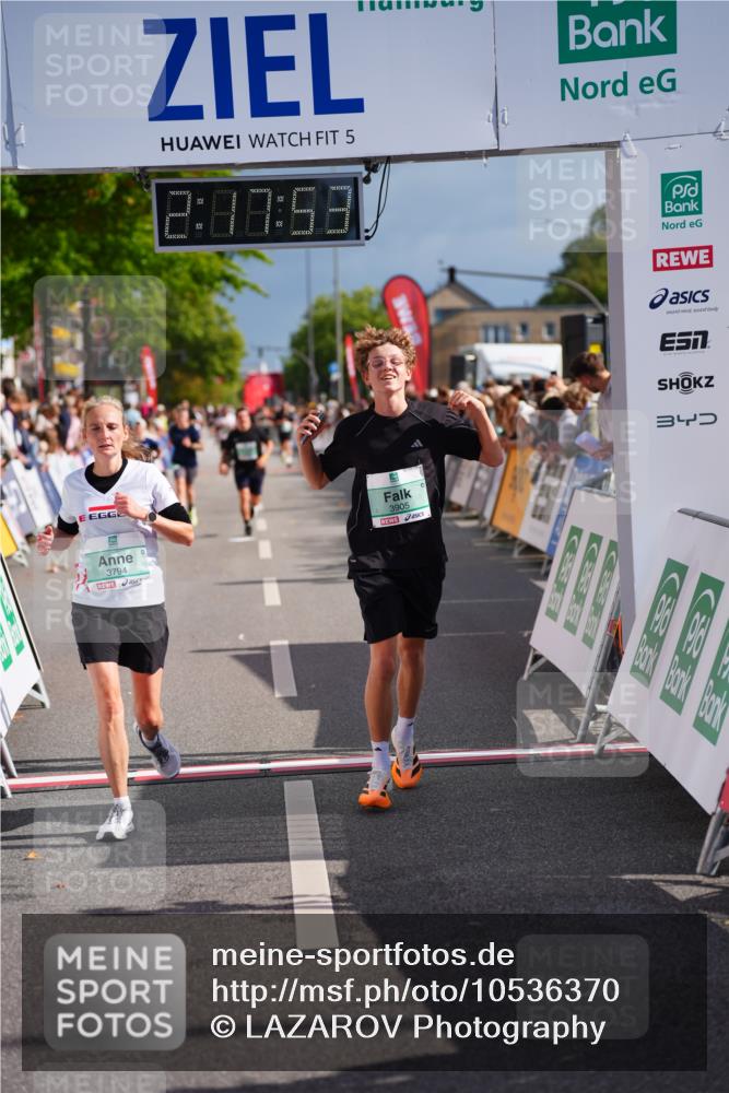 20.09.2026 - PSD Bank Halbmarathon LAZAROV Photography http://msf.ph/oto/10536370 20.09.2026 12:17:52 Ziel 1256, 2005, 2555, 3086, 3162, 3347, 3502, 3703, 3794, 3905, 4258 meine-sportfotos.de