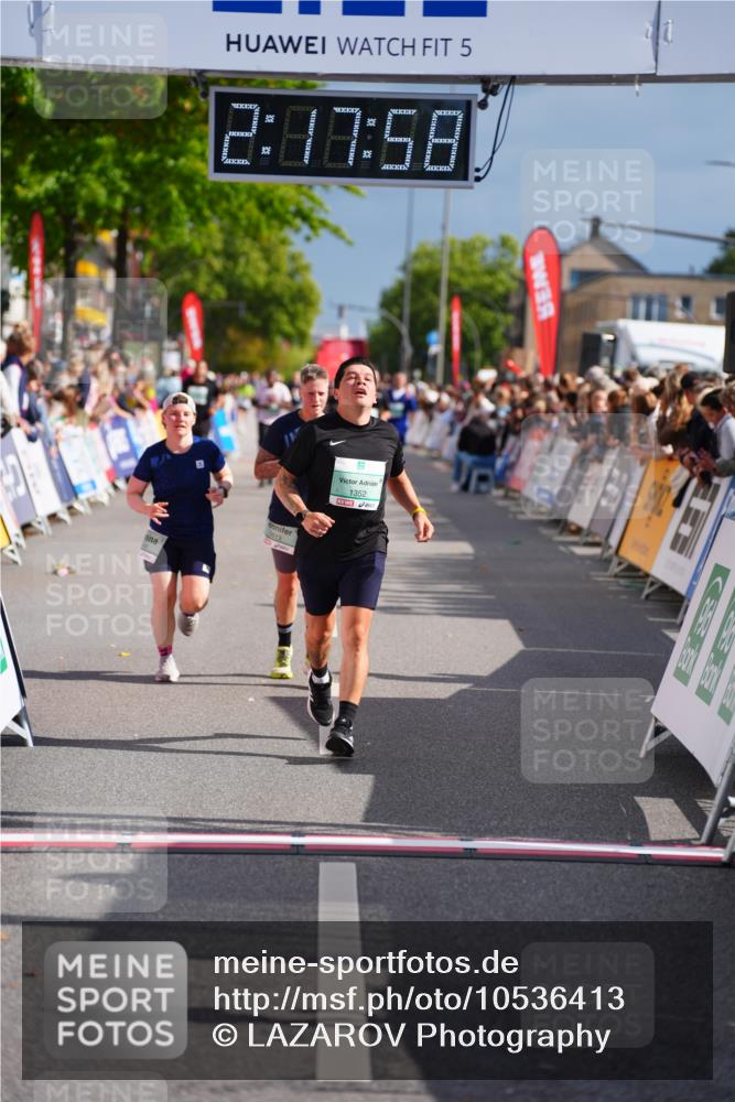 20.09.2026 - PSD Bank Halbmarathon LAZAROV Photography http://msf.ph/oto/10536413 20.09.2026 12:17:57 Ziel 1352, 1613, 1868, 3794, 3905 meine-sportfotos.de