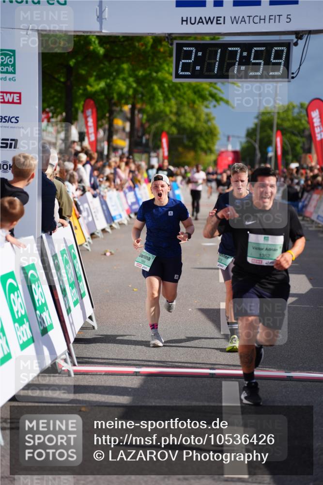 20.09.2026 - PSD Bank Halbmarathon LAZAROV Photography http://msf.ph/oto/10536426 20.09.2026 12:17:58 Ziel 1352, 1613, 1868, 3794, 3905 meine-sportfotos.de