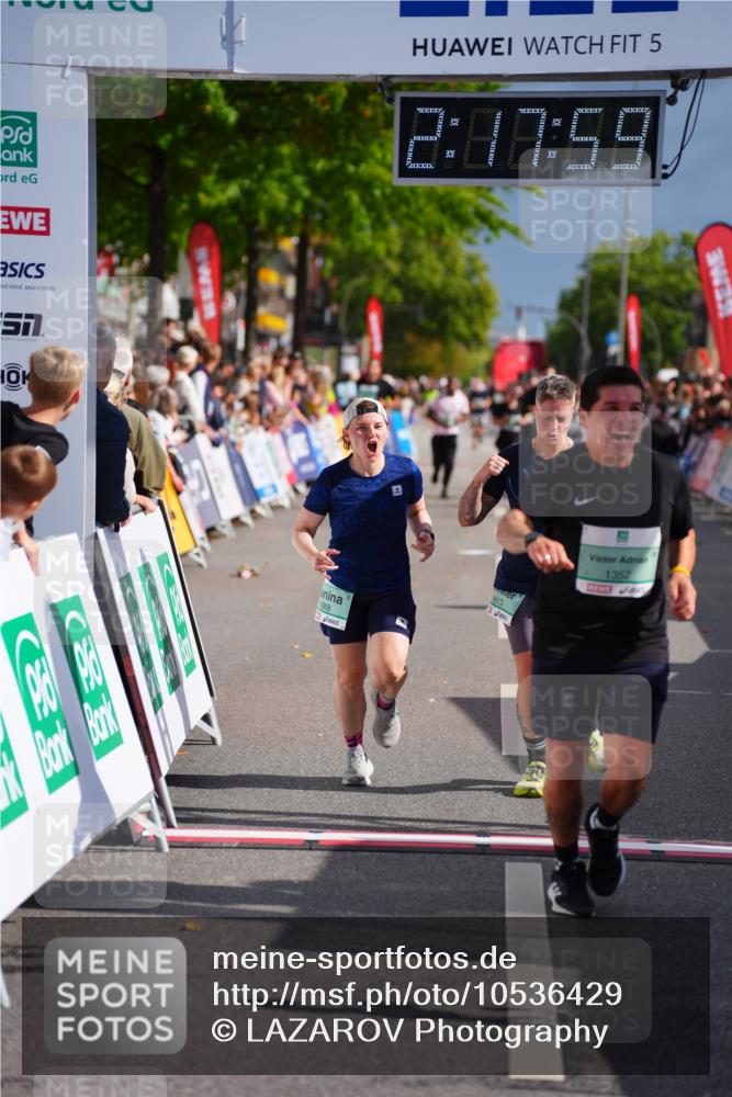 20.09.2026 - PSD Bank Halbmarathon LAZAROV Photography http://msf.ph/oto/10536429 20.09.2026 12:17:58 Ziel 1352, 1613, 1868, 3794, 3905 meine-sportfotos.de