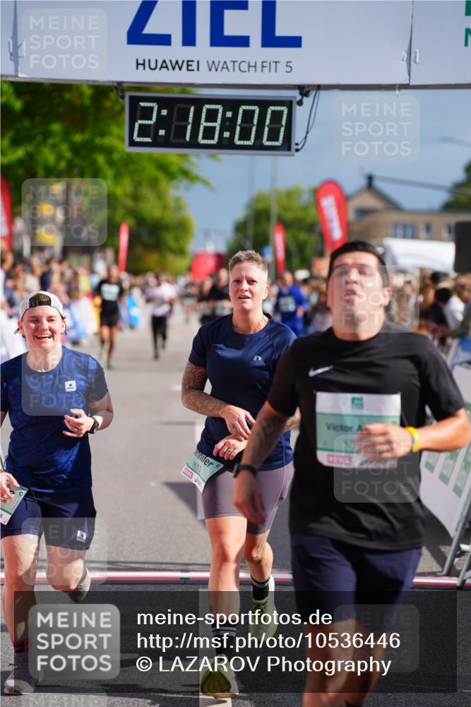 20.09.2026 - PSD Bank Halbmarathon LAZAROV Photography http://msf.ph/oto/10536446 20.09.2026 12:18:00 Ziel 1352, 1613, 1868, 3794, 3905 meine-sportfotos.de