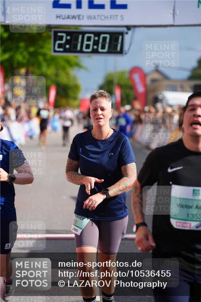 20.09.2026 - PSD Bank Halbmarathon LAZAROV Photography http://msf.ph/oto/10536455 20.09.2026 12:18:00 Ziel 1352, 1613, 1868, 3794, 3905 meine-sportfotos.de