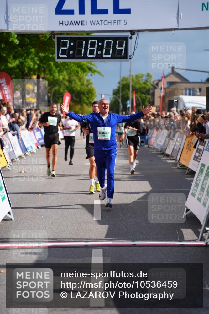 20.09.2026 - PSD Bank Halbmarathon LAZAROV Photography http://msf.ph/oto/10536459 20.09.2026 12:18:04 Ziel 1352, 1613, 1868, 2435, 2653, 3258, 4082, 4171 meine-sportfotos.de