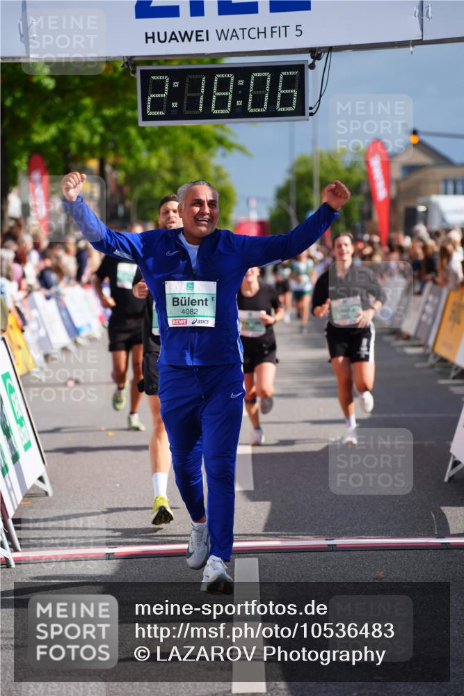 20.09.2026 - PSD Bank Halbmarathon LAZAROV Photography http://msf.ph/oto/10536483 20.09.2026 12:18:05 Ziel 1352, 1613, 1868, 2435, 2653, 3258, 4082, 4171 meine-sportfotos.de