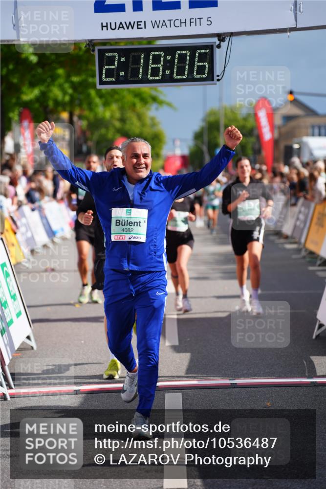 20.09.2026 - PSD Bank Halbmarathon LAZAROV Photography http://msf.ph/oto/10536487 20.09.2026 12:18:05 Ziel 1352, 1613, 1868, 2435, 2653, 3258, 4082, 4171 meine-sportfotos.de