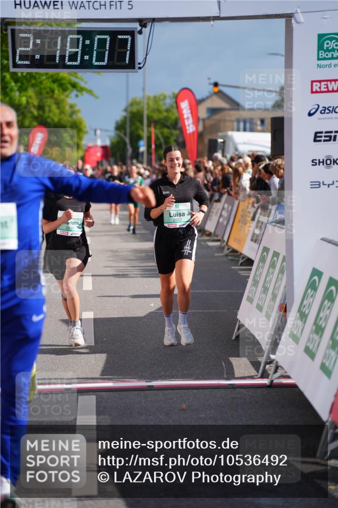 20.09.2026 - PSD Bank Halbmarathon LAZAROV Photography http://msf.ph/oto/10536492 20.09.2026 12:18:06 Ziel 1352, 1613, 1868, 2435, 2653, 3258, 4082, 4171 meine-sportfotos.de
