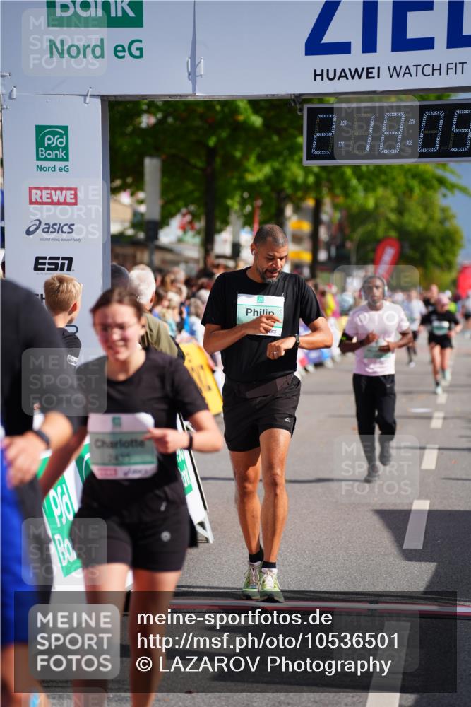 20.09.2026 - PSD Bank Halbmarathon LAZAROV Photography http://msf.ph/oto/10536501 20.09.2026 12:18:08 Ziel 2435, 2653, 3258, 4082, 4171, 4582 meine-sportfotos.de