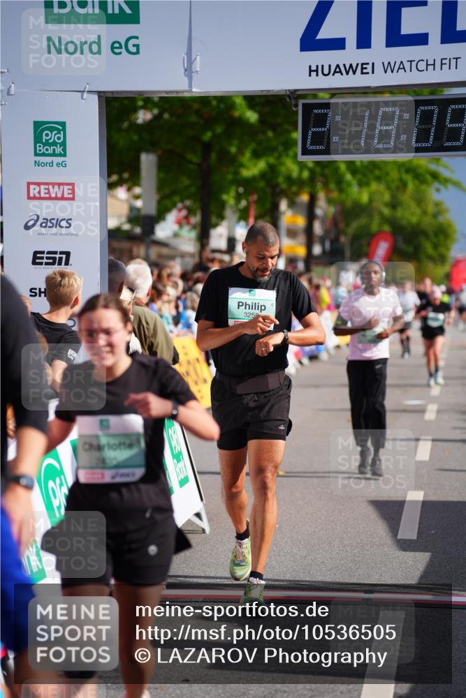 20.09.2026 - PSD Bank Halbmarathon LAZAROV Photography http://msf.ph/oto/10536505 20.09.2026 12:18:08 Ziel 2435, 2653, 3258, 4082, 4171, 4582 meine-sportfotos.de