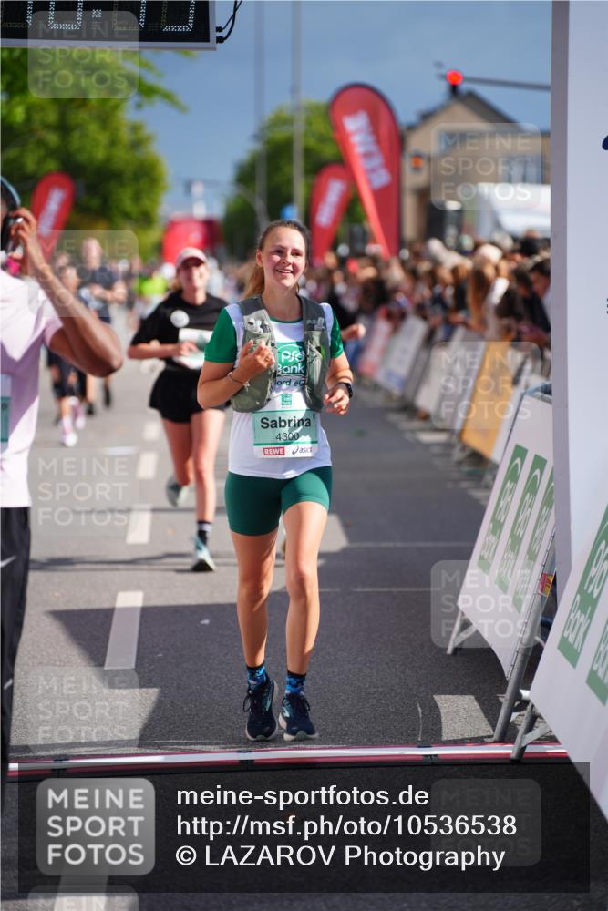 20.09.2026 - PSD Bank Halbmarathon LAZAROV Photography http://msf.ph/oto/10536538 20.09.2026 12:18:13 Ziel 2435, 2653, 3258, 3331, 3463, 4082, 4171, 4300, 4582 meine-sportfotos.de