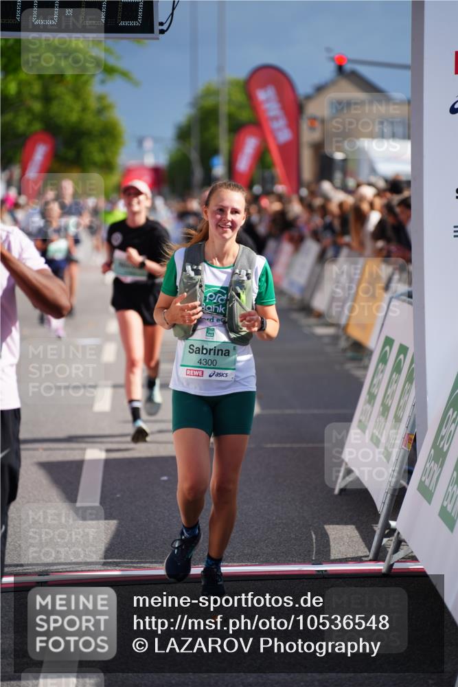 20.09.2026 - PSD Bank Halbmarathon LAZAROV Photography http://msf.ph/oto/10536548 20.09.2026 12:18:13 Ziel 2435, 2653, 3258, 3331, 3463, 4082, 4171, 4300, 4582 meine-sportfotos.de