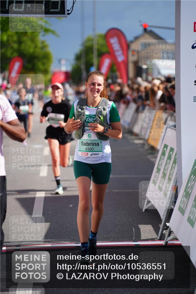 20.09.2026 - PSD Bank Halbmarathon LAZAROV Photography http://msf.ph/oto/10536551 20.09.2026 12:18:13 Ziel 2435, 2653, 3258, 3331, 3463, 4082, 4171, 4300, 4582 meine-sportfotos.de